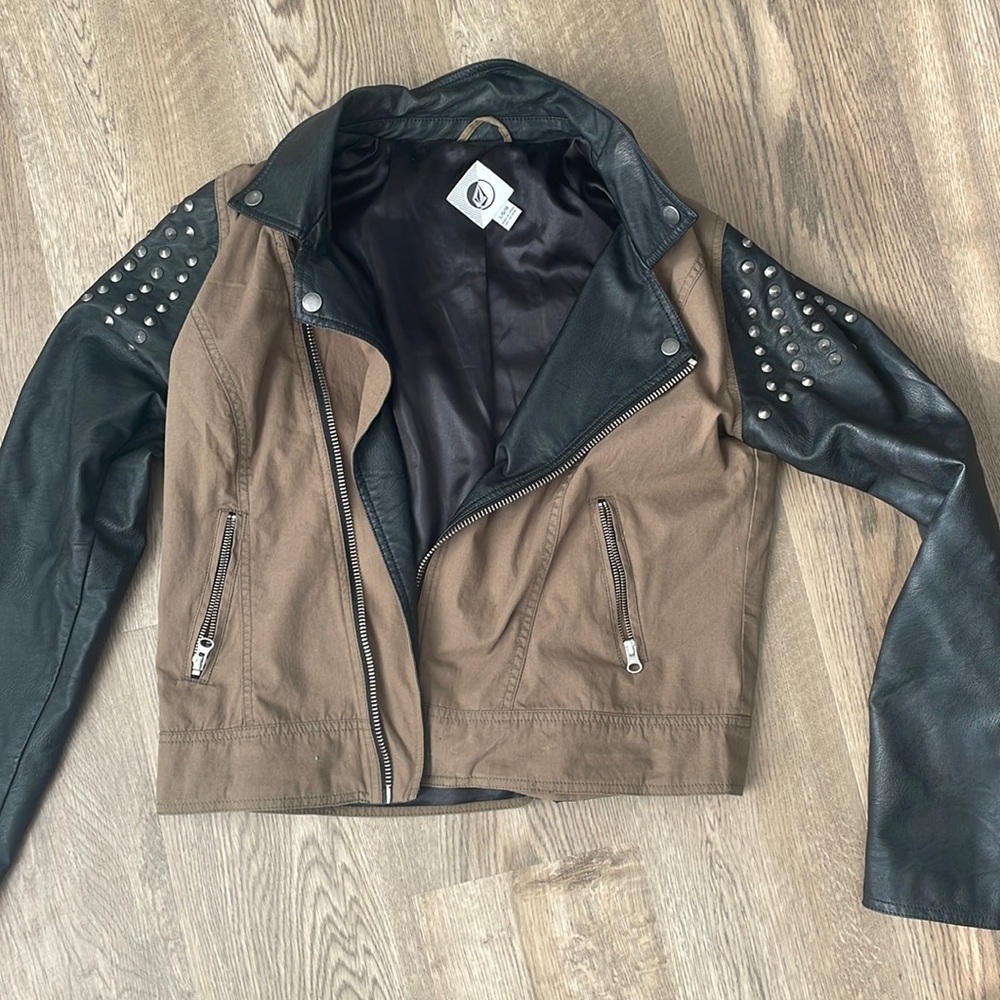 Womens studded volcolm leather jacket